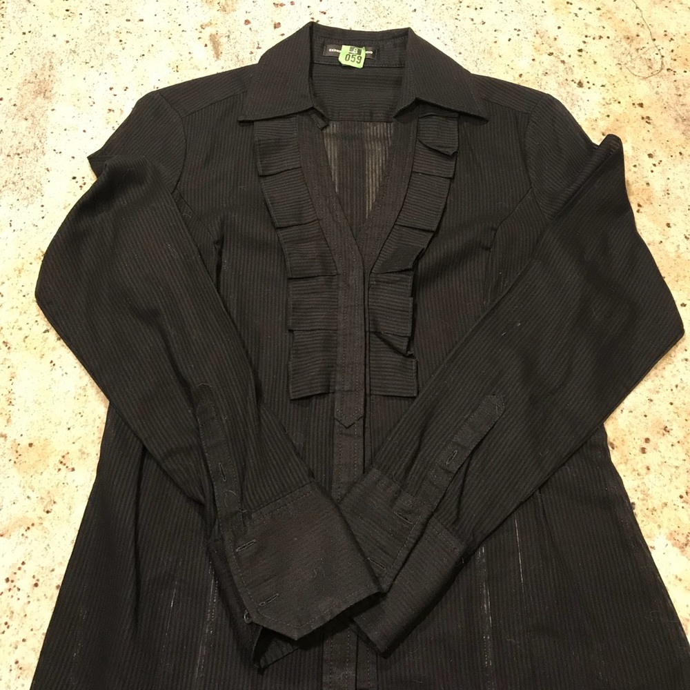 Express Essentials Long Sleeve Ruffle Shirt - MD